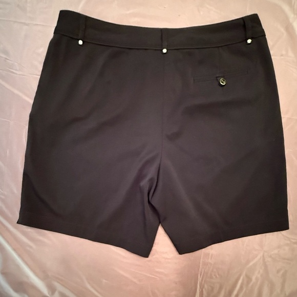 Lady Hagen Black Tailored Bermuda Shorts Size 8/Medium - Picture 3 of 8